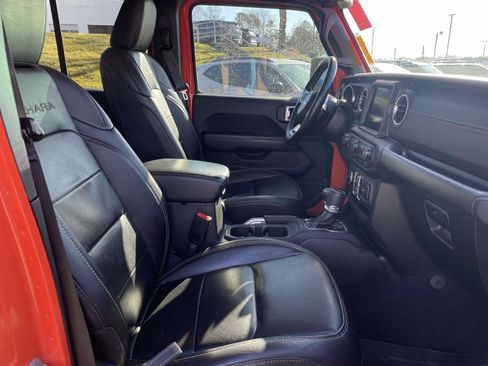 Used 2019 Jeep Wrangler Unlimited Sahara image 12