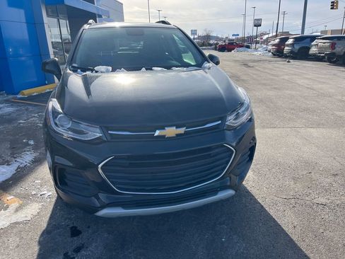 Used 2022 Chevrolet Trax LT w/ LT Convenience Package image 7