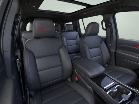 New 2026 Chevrolet Traverse Z71 w/ Driver Confidence Package image 16