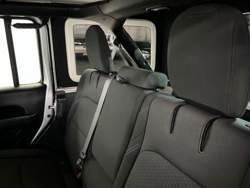 Used 2023 Jeep Wrangler Unlimited Rubicon 4xe w/ Steel Bumper Group AWD/4WD image 20