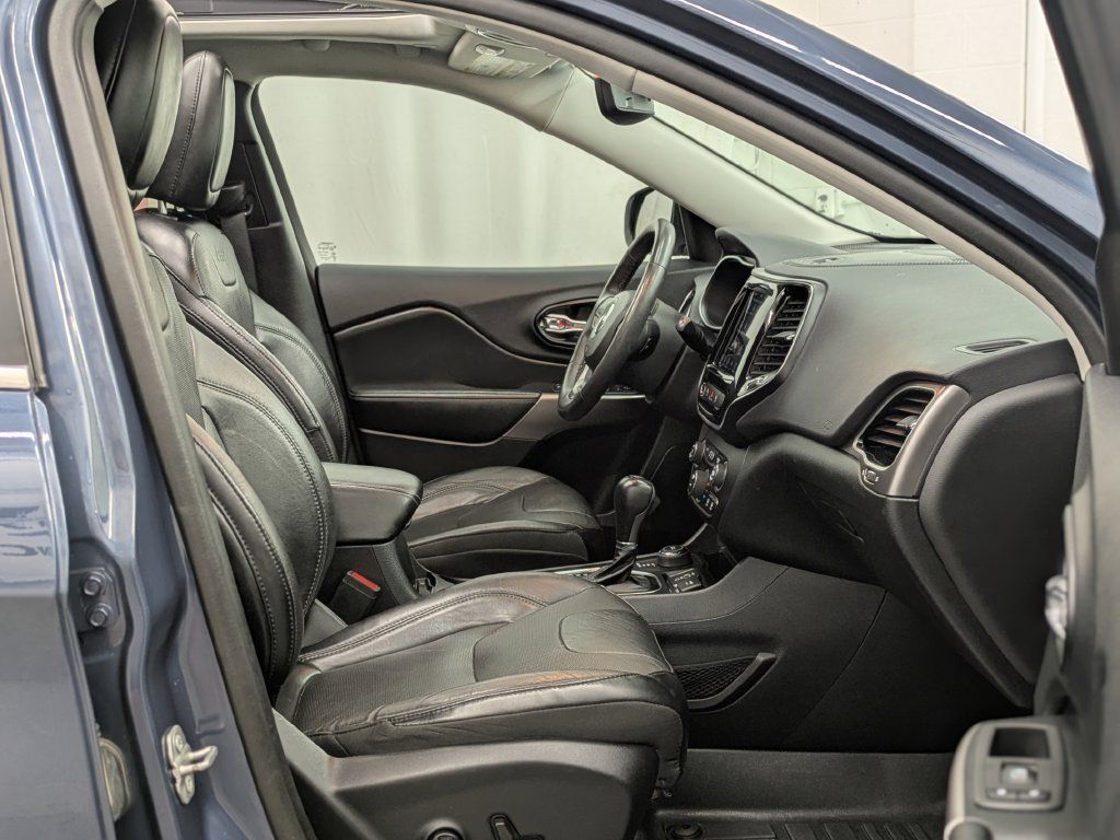 Used 2021 Jeep Cherokee Limited AWD/4WD image 21