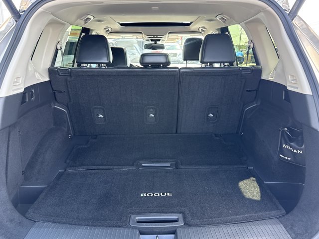 Certified 2023 Nissan Rogue Platinum FWD image 11