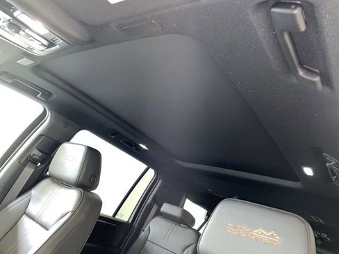 New 2026 Chevrolet Suburban High Country image 32