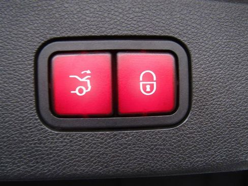 Used 2015 Mercedes-Benz E 350 Sedan w/ Premium 1 Package image 42