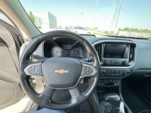 Used 2021 Chevrolet Colorado Z71 AWD/4WD image 11