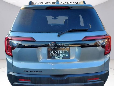 Used 2023 GMC Acadia SLE w/ Driver Convenience Package image 3