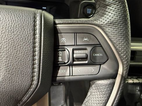 Certified 2025 Toyota Tacoma SR5 AWD/4WD image 21