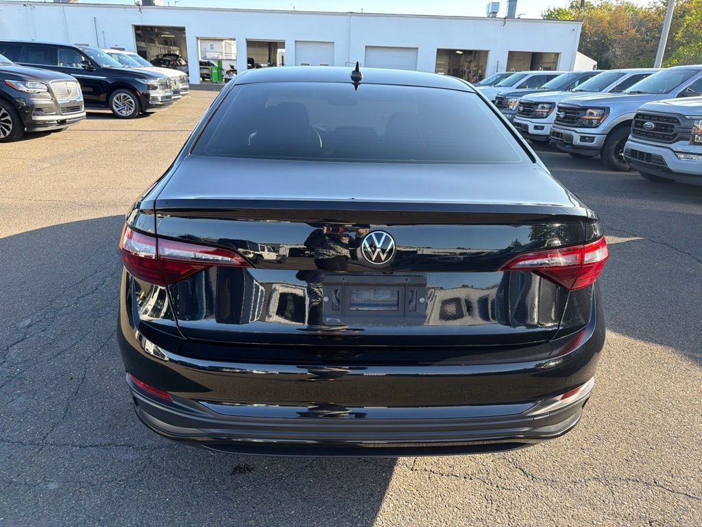 Used 2024 Volkswagen Jetta S FWD image 4