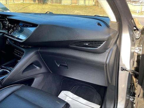 Used 2021 Buick Envision Essence w/ Technology Package I image 19