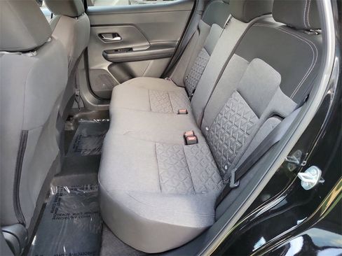 Used 2025 Nissan Kicks SV image 19