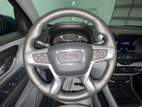 Used 2024 GMC Terrain SLE w/ Driver Convenience Package FWD image 14