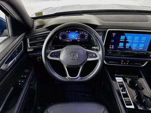 Used 2025 Volkswagen Atlas Cross Sport SEL AWD/4WD image 24