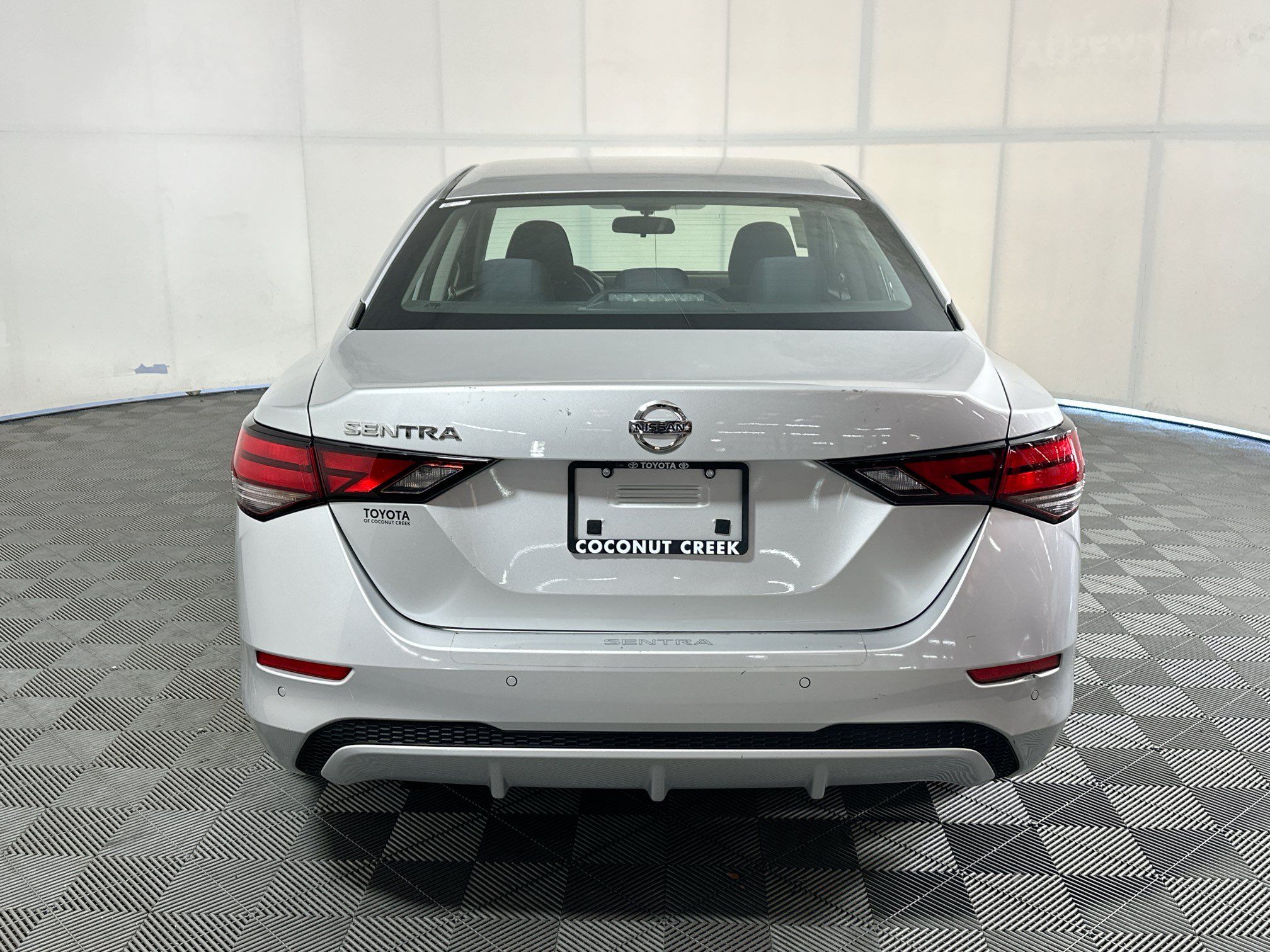 Used 2023 Nissan Sentra S FWD image 4