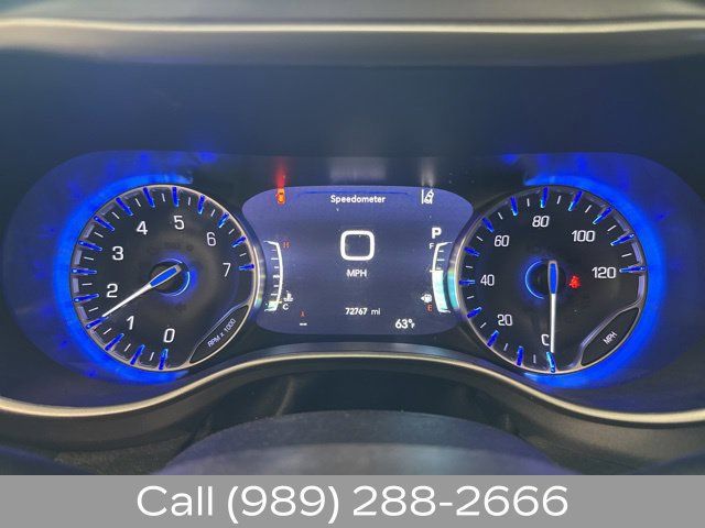 Used 2023 Chrysler Pacifica Touring-L FWD image 14