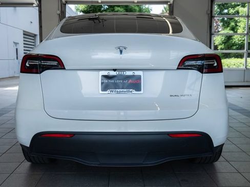 Used 2023 Tesla Model Y Long Range AWD/4WD image 5