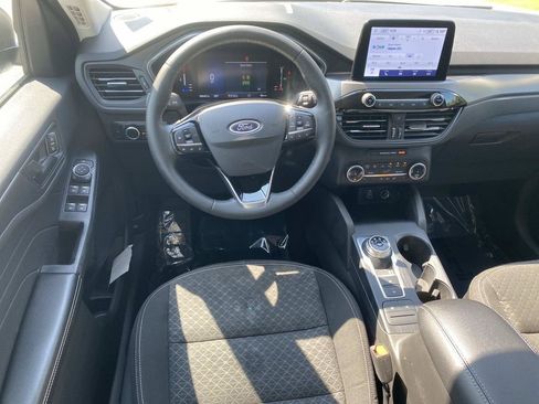 Certified 2024 Ford Escape Active AWD/4WD image 17