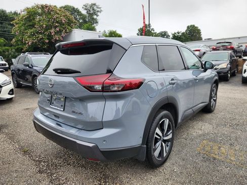 Certified 2025 Nissan Rogue SL w/ SL Premium Package AWD/4WD image 4
