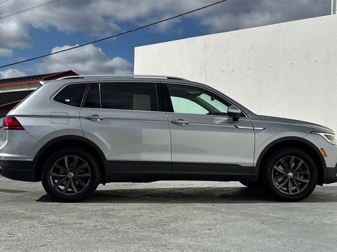 Used 2022 Volkswagen Tiguan SE image 3