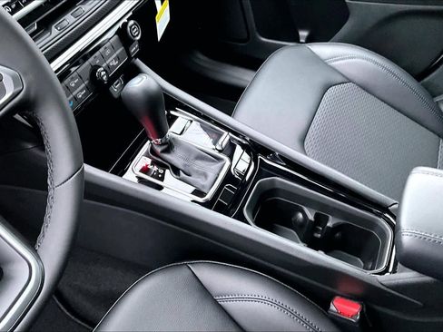 New 2026 Jeep Compass Latitude image 17