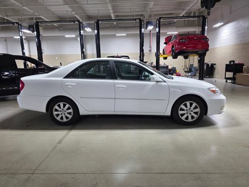 Used 2004 Toyota Camry XLE FWD image 8