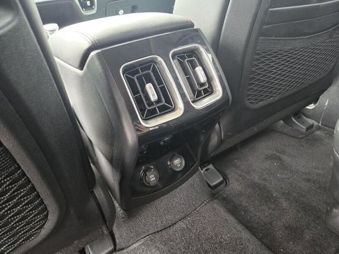 Used 2023 Kia Sorento SX image 28