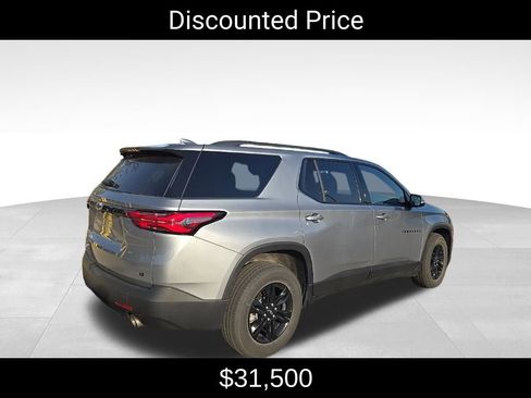 Used 2023 Chevrolet Traverse LT w/ Midnight/Sport Edition AWD/4WD image 3
