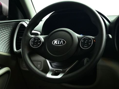 Used 2020 Kia Soul LX image 8