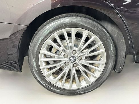 Used 2019 Toyota Avalon Limited w/ Advanced Safety Package FWD image 35
