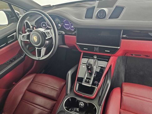 Used 2021 Porsche Cayenne AWD/4WD image 11