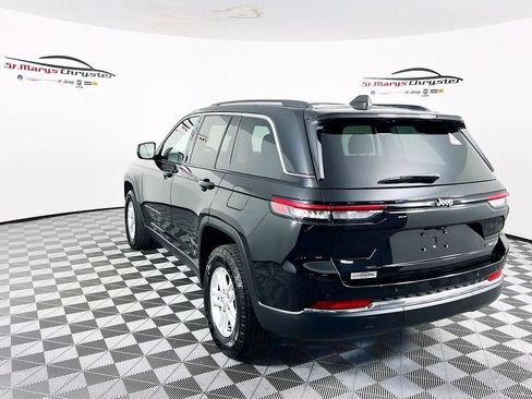 Used 2023 Jeep Grand Cherokee Laredo w/ Trailer Tow Package RWD image 6