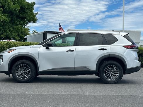 Certified 2024 Nissan Rogue S FWD image 7