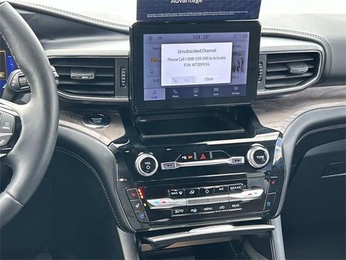 Used 2023 Ford Explorer Platinum w/ Class IV Trailer Tow Package image 15