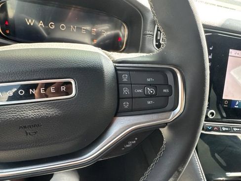 Used 2024 Jeep Wagoneer Series II AWD/4WD image 9
