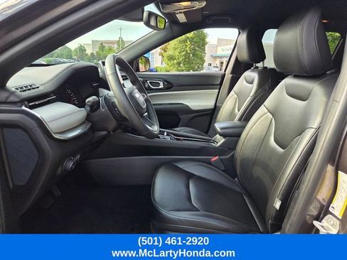 Used 2024 Jeep Compass Limited AWD/4WD image 9