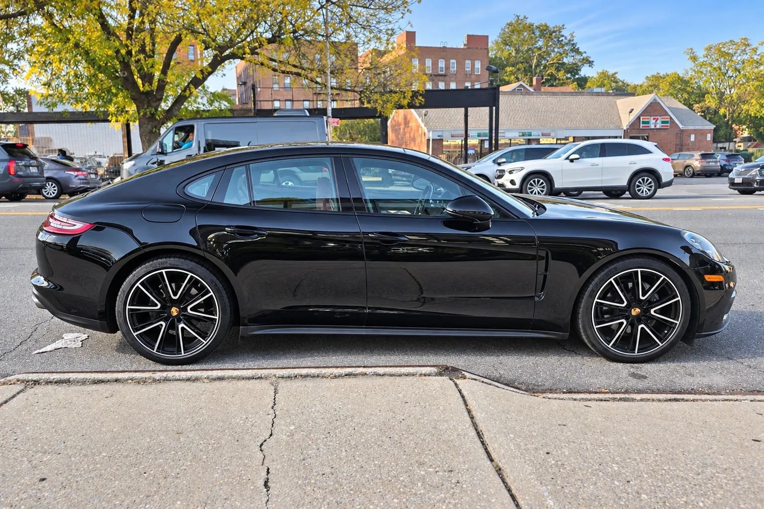 Used 2019 Porsche Panamera 4 AWD/4WD image 6