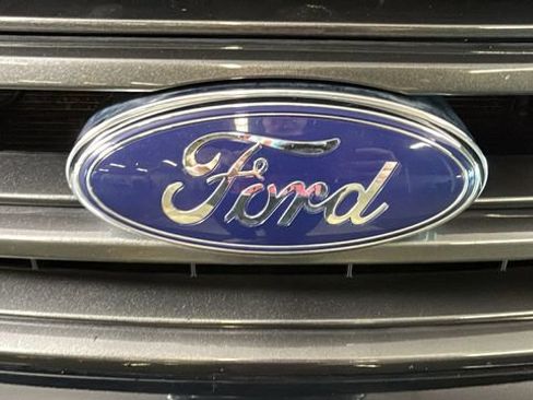 Used 2017 Ford Expedition EL Limited w/ Equipment Group 301A AWD/4WD image 8