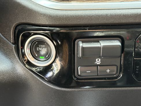Used 2025 Chevrolet Silverado 1500 RST AWD/4WD image 24