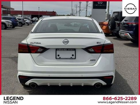 Used 2024 Nissan Altima 2.5 SV w/ SV Premium Package AWD/4WD image 6