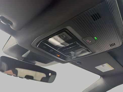 New 2026 Volkswagen Tiguan SE R-Line image 21