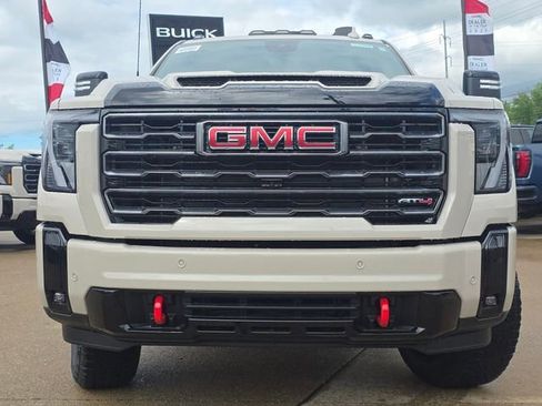 New 2026 GMC Sierra 3500 AT4 w/ Technology Package AWD/4WD image 11