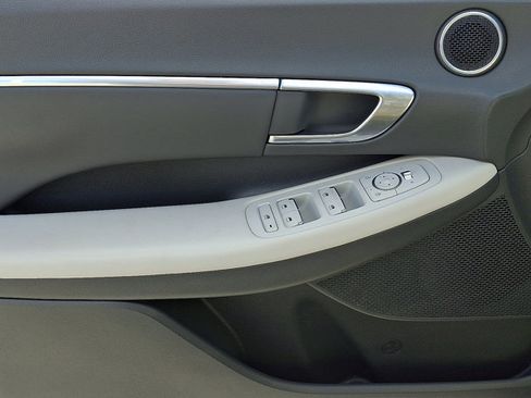 Certified 2022 Hyundai Sonata SEL image 12