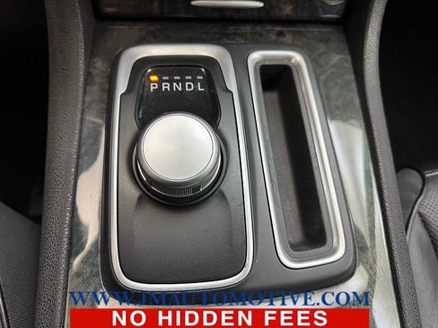 Used 2019 Chrysler 300 Limited image 32