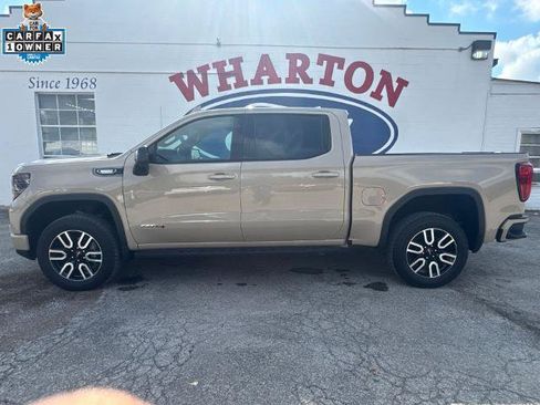 Used 2022 GMC Sierra 1500 AT4 w/ AT4 Preferred Package AWD/4WD image 3