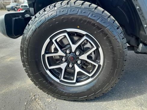 Used 2024 Jeep Wrangler Unlimited Rubicon AWD/4WD image 9
