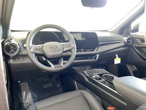 New 2026 Chevrolet Equinox LT w/ Convenience Package II AWD/4WD image 22