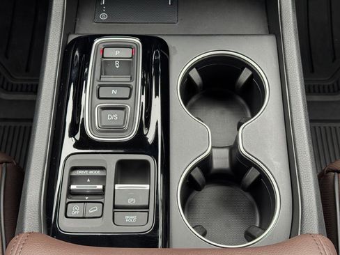 Certified 2025 Honda Pilot Elite image 16