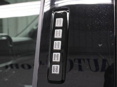 Used 2024 Ford F350 Lariat w/ FX4 Off-Road Package AWD/4WD image 64