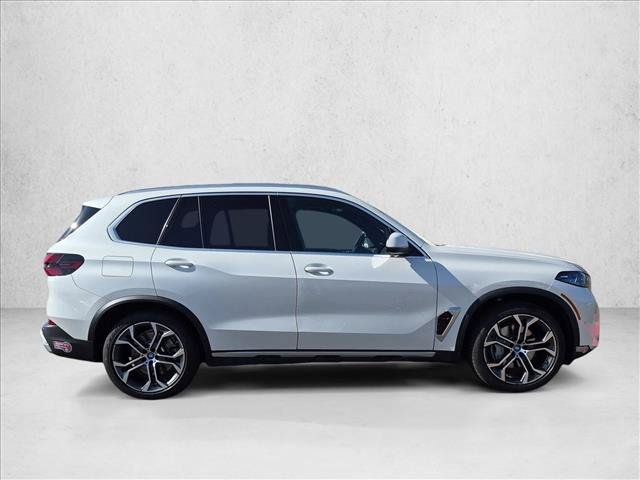 Certified 2024 BMW X5 xDrive50e w/ Premium Package AWD/4WD image 4