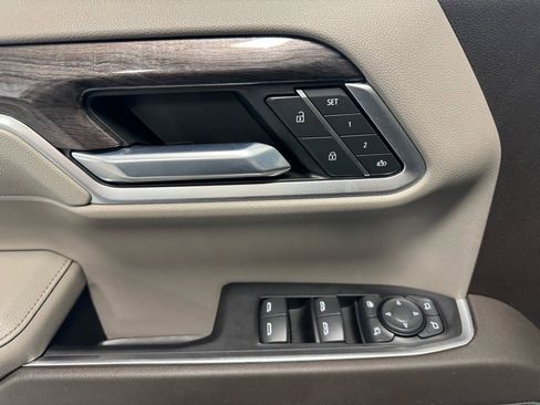 Used 2022 Chevrolet Silverado 1500 LTZ w/ LTZ Convenience Package II image 18