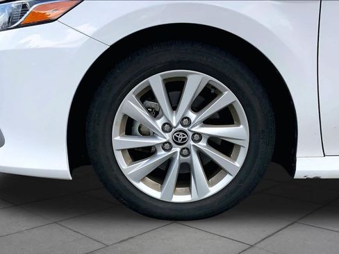 Used 2024 Toyota Camry LE AWD/4WD image 11